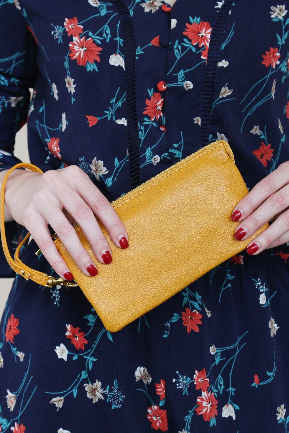 005YE-3_8HYnc5P - Toi ‘n’ Moi Ltd