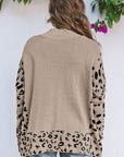 Pull oversize kaki à col montant et fente latérale à imprimé léopard