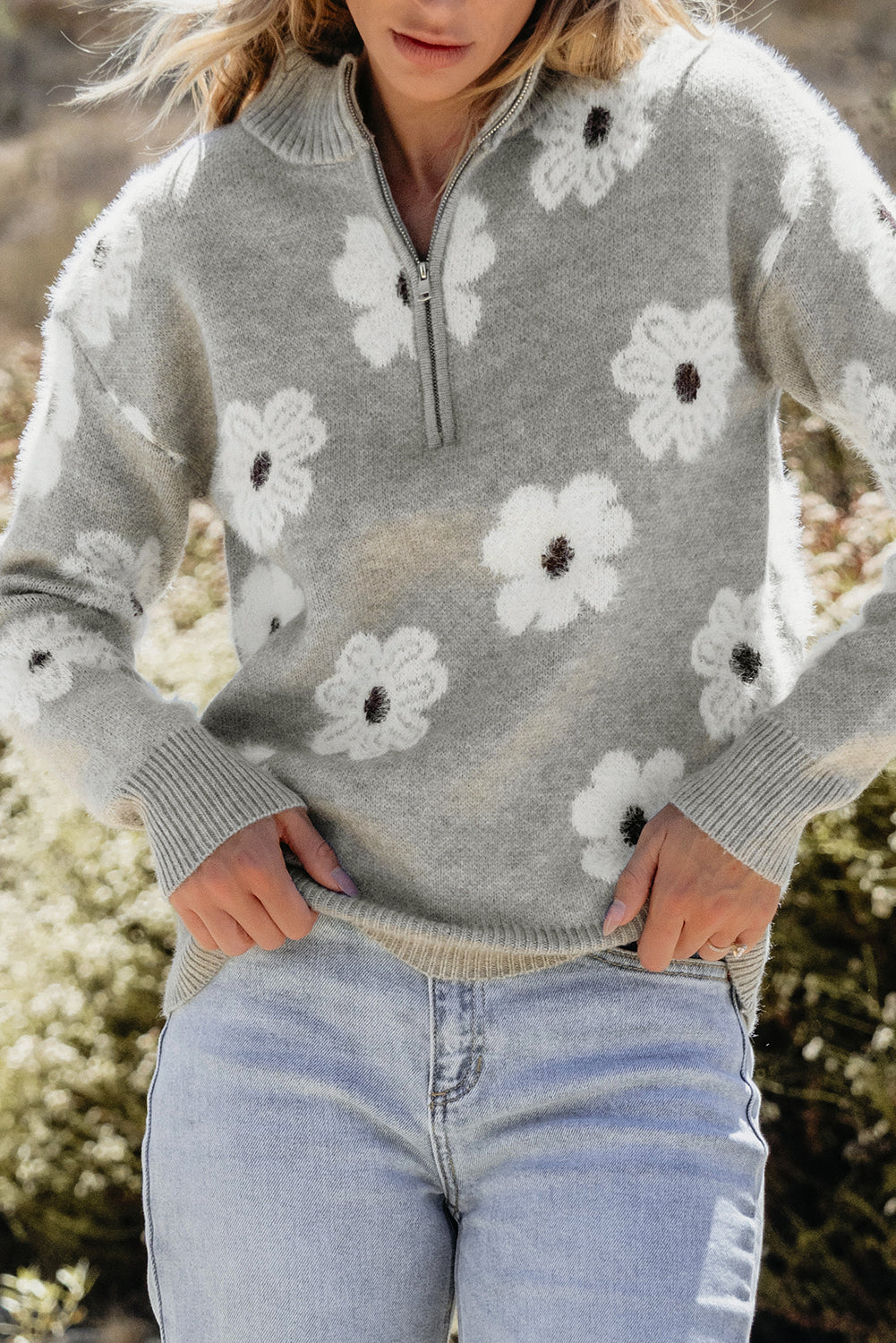 Pull à épaules tombantes et demi-zip à motif floral gris