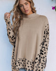 Pull oversize kaki à col montant et fente latérale à imprimé léopard