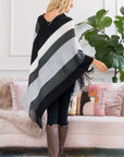 Hdf2099 - Poncho à franges à blocs de couleurs
