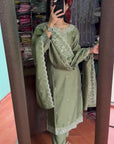Elegant Salwar Kameez – Pakistani Wedding Dress with Heavy Handmade Embroidery | Eid Special Dress for a Glamorous Look - Toi ‘n’ Moi Ltd