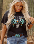 T-shirt graphique vintage gris carbone avec tête de taureau western turquoise et aztèque