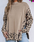 Pull oversize kaki à col montant et fente latérale à imprimé léopard