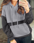 Sweat à capuche gris texturé à blocs de couleurs avec poche kangourou et épaules tombantes