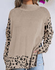 Pull oversize kaki à col montant et fente latérale à imprimé léopard