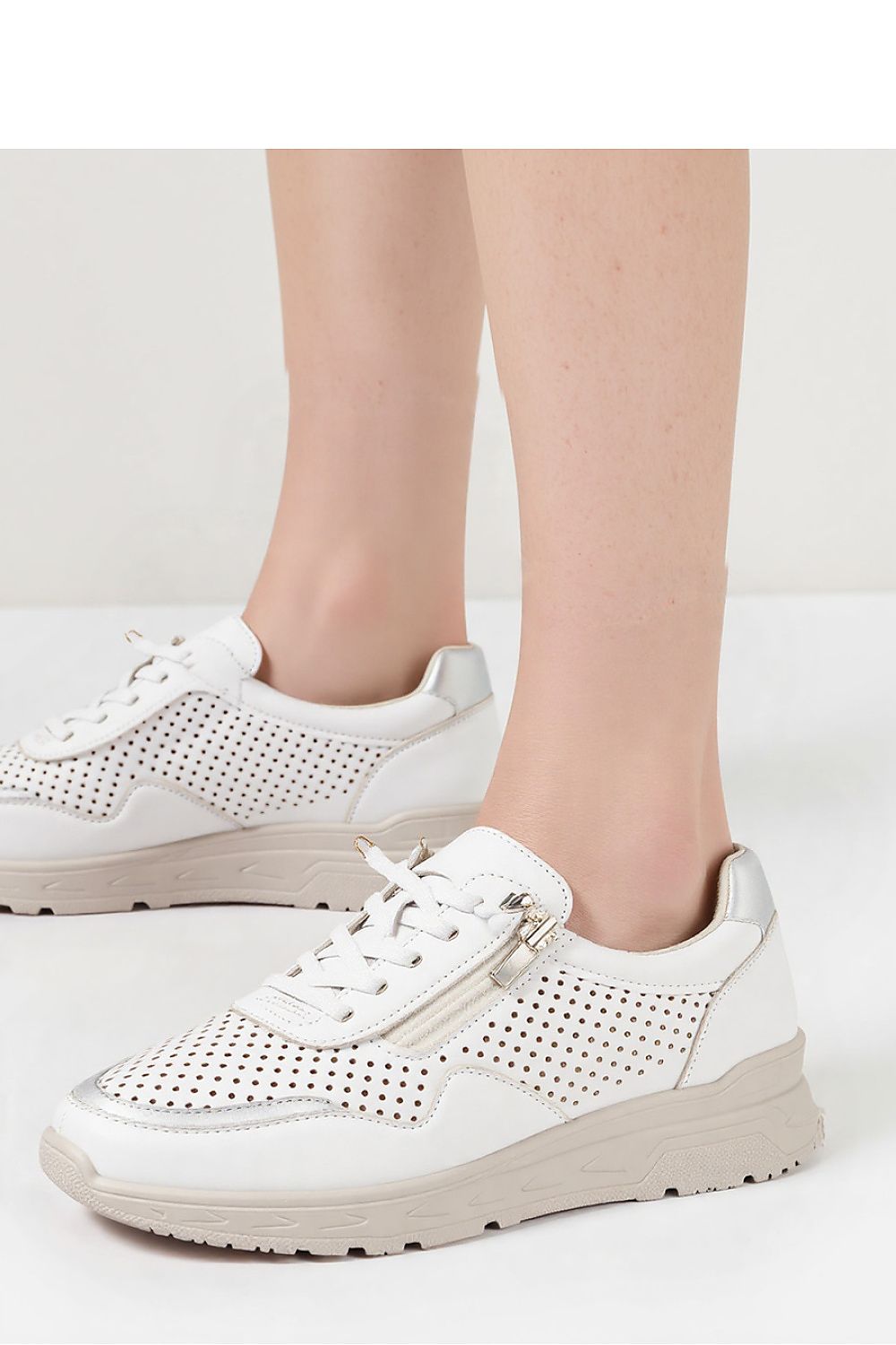 Sport Shoes model 210200 Inello