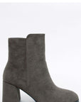Heel boots model 186275 Inello