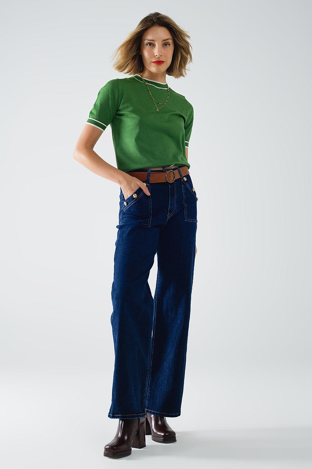 Pull vert à manches courtes avec détails de ligne blanche