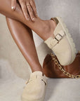 Chunky Closed Toe Buckle Sandals - Toi ‘n’ Moi Ltd