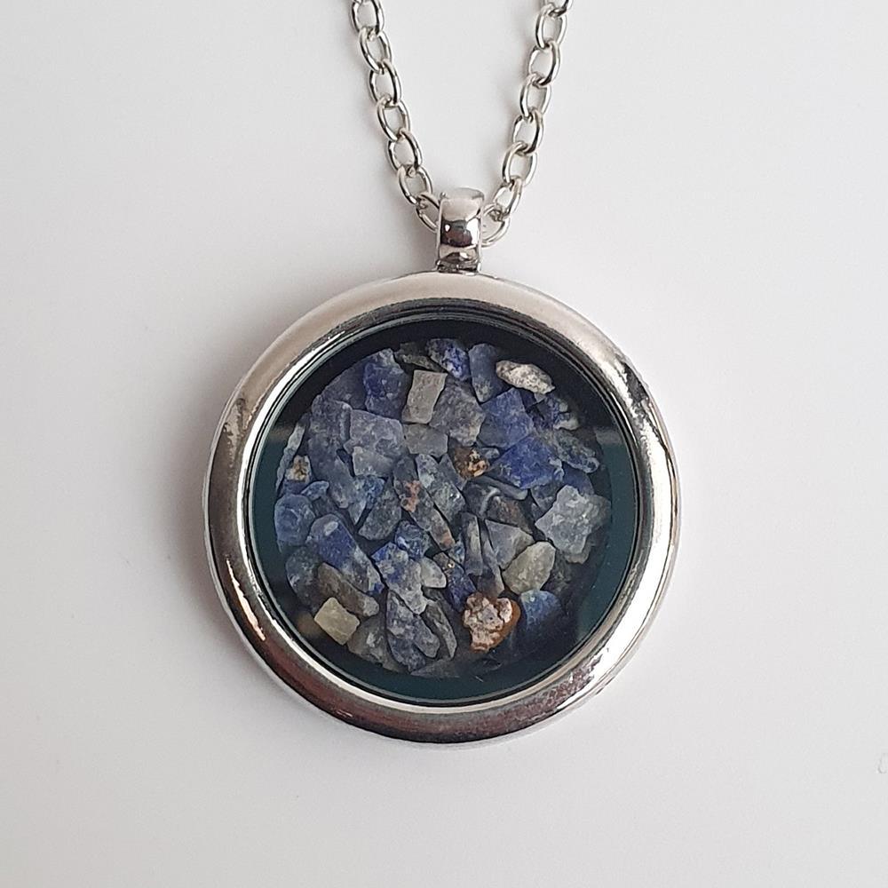 Locket Pendant with Crystal Sand - Toi ‘n’ Moi Ltd