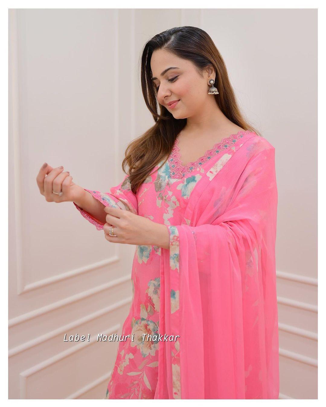Pakistani Style Pure Cotton Suits – Printed Straight Long Kurti with Pant & Dupatta Set | Comfortable Cotton Salwar Kameez for Women - Toi ‘n’ Moi Ltd