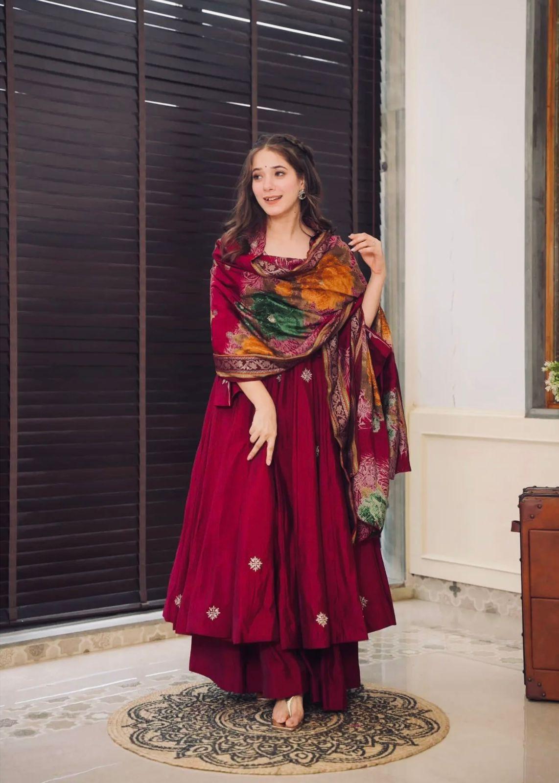 Elegant Anarkali Kurta Set – Pure Chinnon with Sequin Work | V-Neck Ethnic Indian Summer Dress for Festive & Casual Occasions | Sustainable Fashion - Toi ‘n’ Moi Ltd