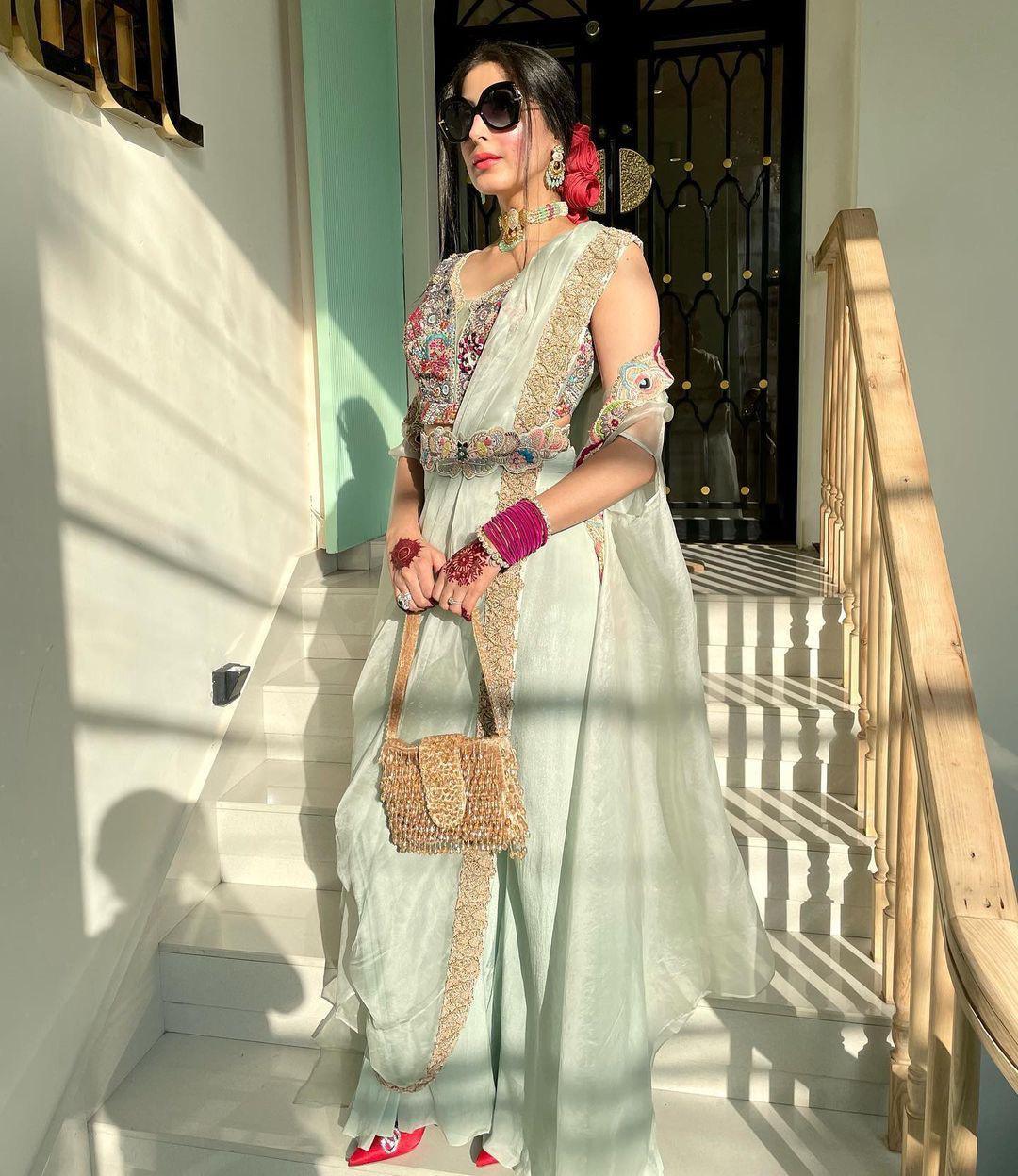 Readymade Pre-Stitched Saree – Ready-to-Wear Indian Ethnic Sari in Elegant Shade with Beautiful Embroidery Work - Toi ‘n’ Moi Ltd
