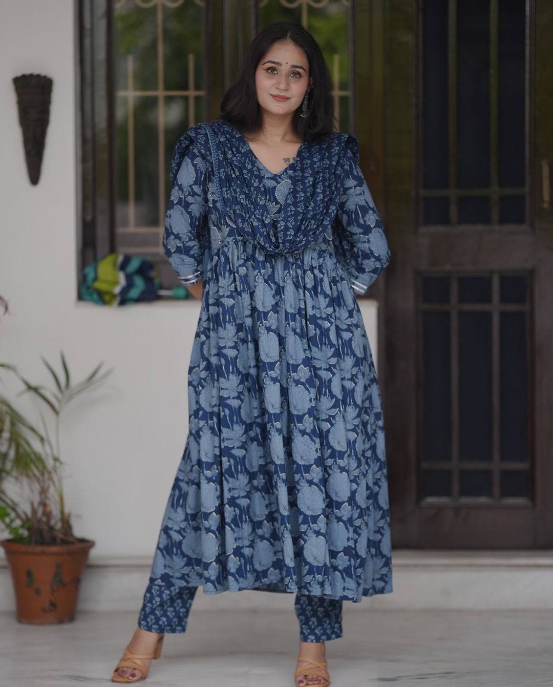 Look classy and elegant  in our  flower print cotton mystic  colour  which is perfect  for the festive season-1