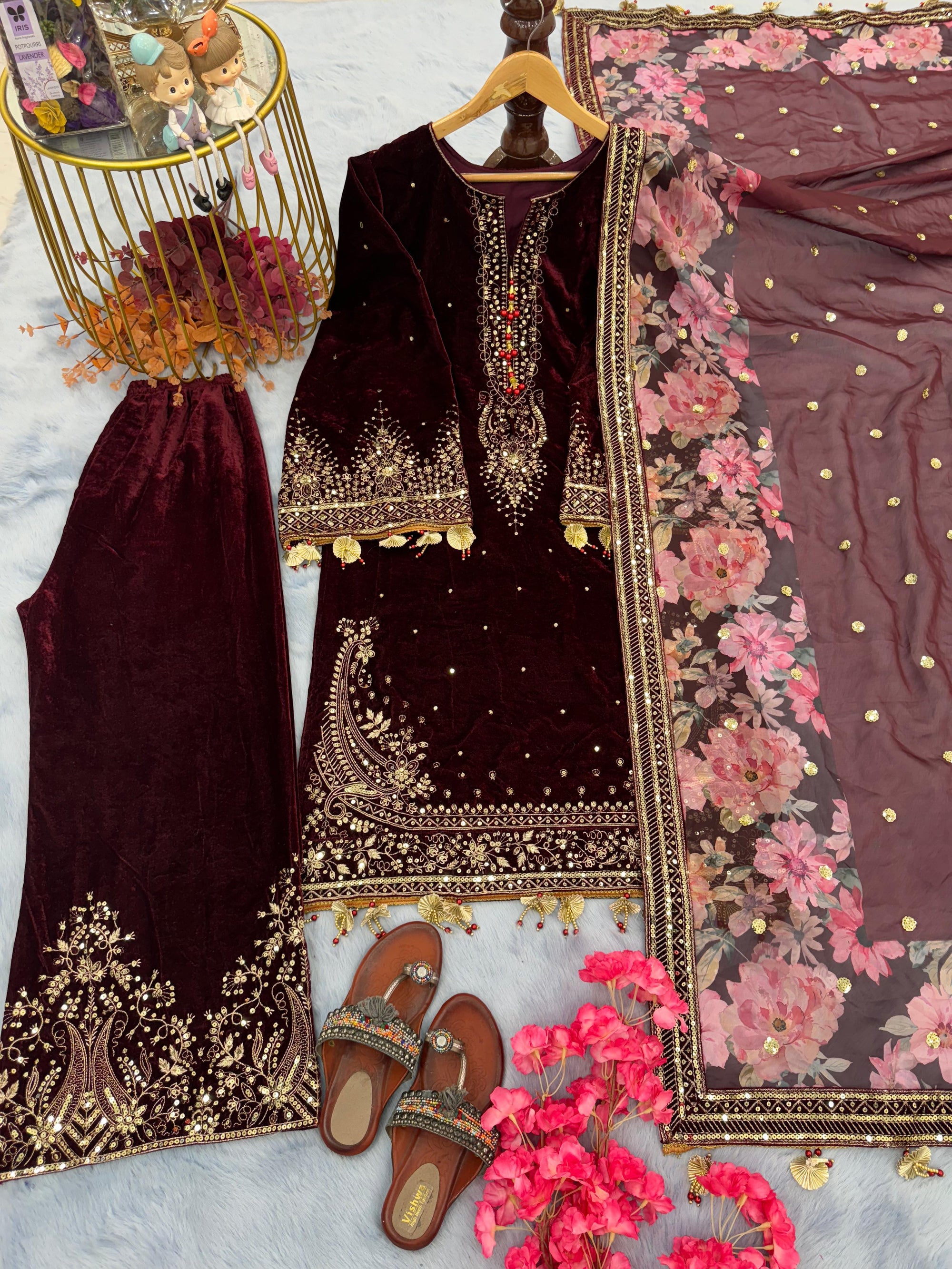 Luxurious Pakistani Velvet Dress – Elegant Indian Wedding Wear | Velvet Salwar Kameez & Pakistani Velvet Suits - Toi ‘n’ Moi Ltd