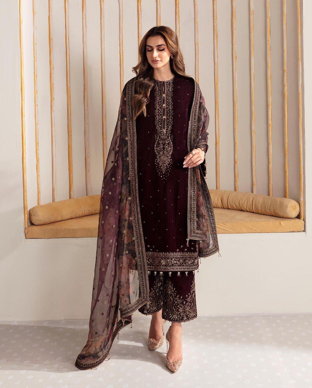 Luxurious Pakistani Velvet Dress – Elegant Indian Wedding Wear | Velvet Salwar Kameez & Pakistani Velvet Suits - Toi ‘n’ Moi Ltd