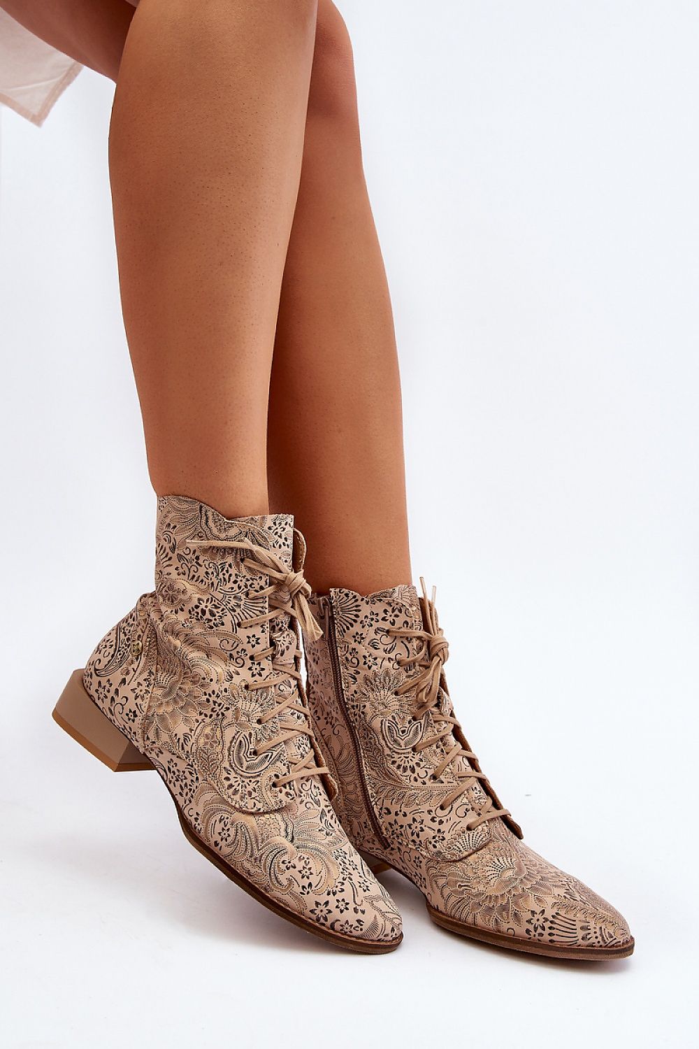  Heeled low shoes model 193934 Step in style 