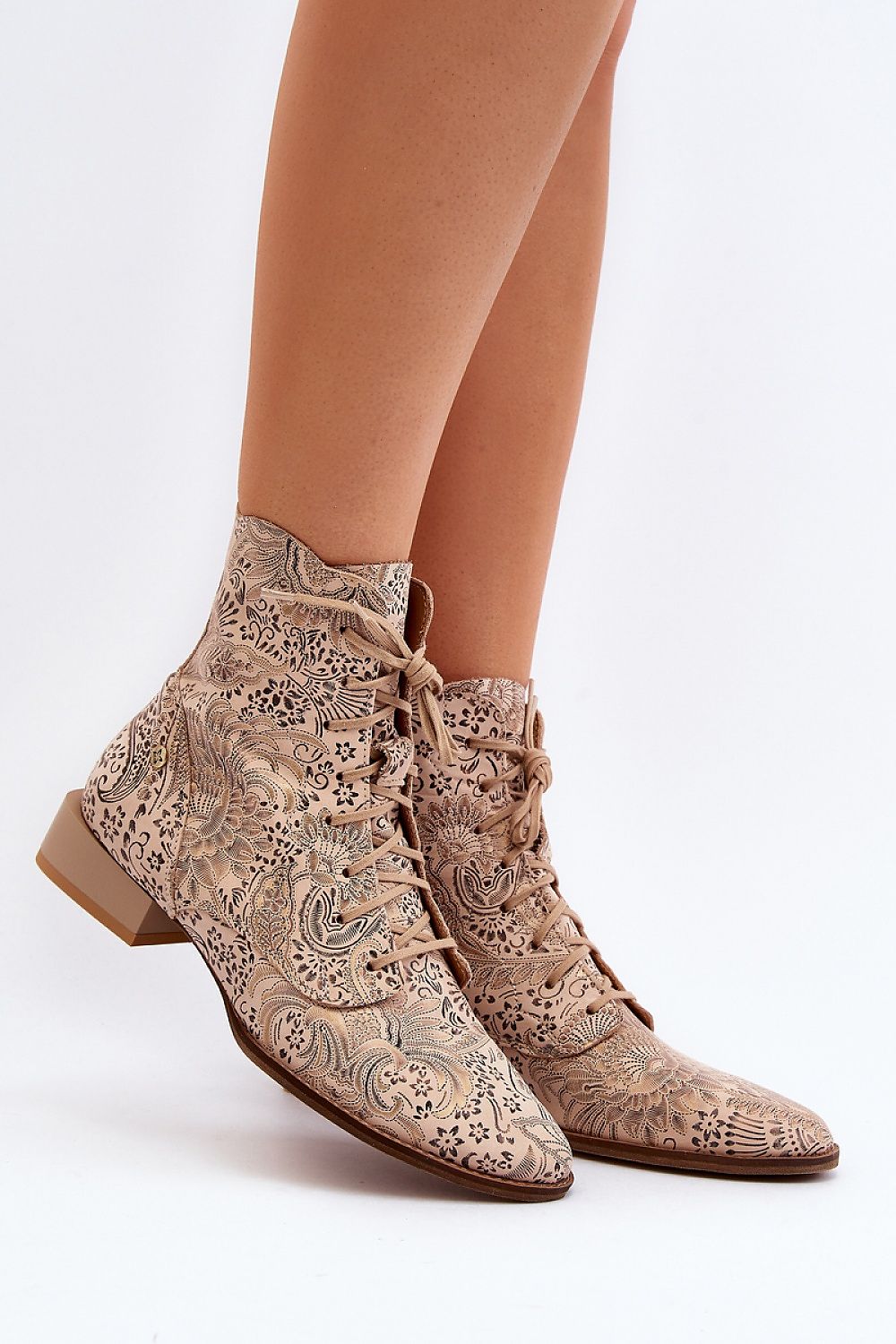  Heeled low shoes model 193934 Step in style 