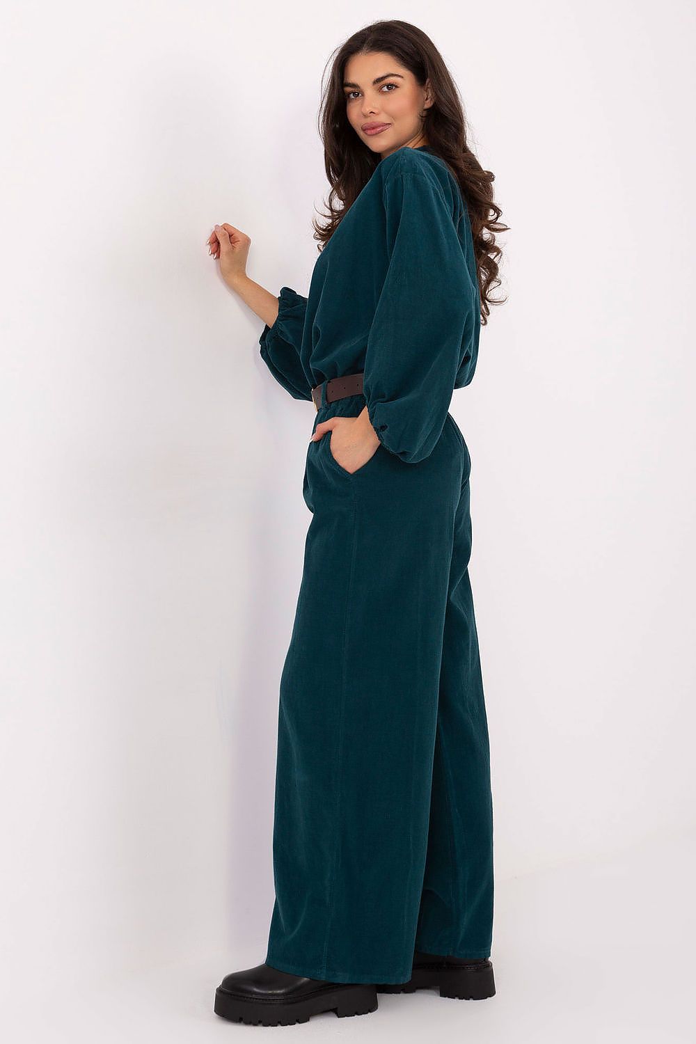  Women trousers model 220284 Italy Moda 