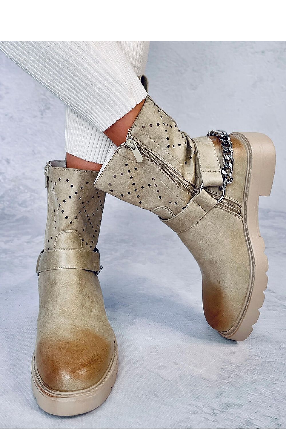 Boots model 184923 Inello - Toi ‘n’ Moi Ltd