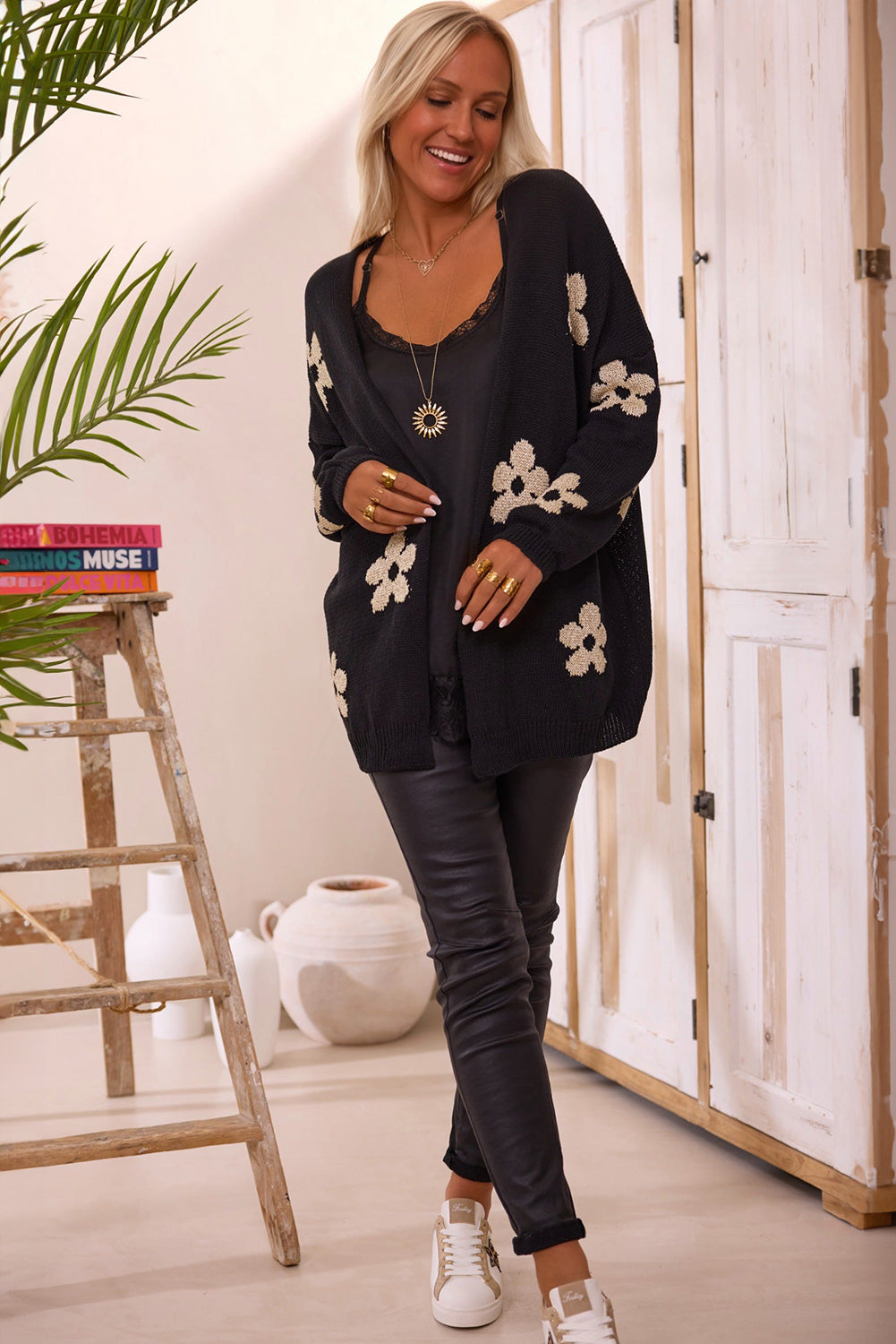 Black 60s Vintage Flower Drop Shoulder Cardigan - Toi ‘n’ Moi Ltd